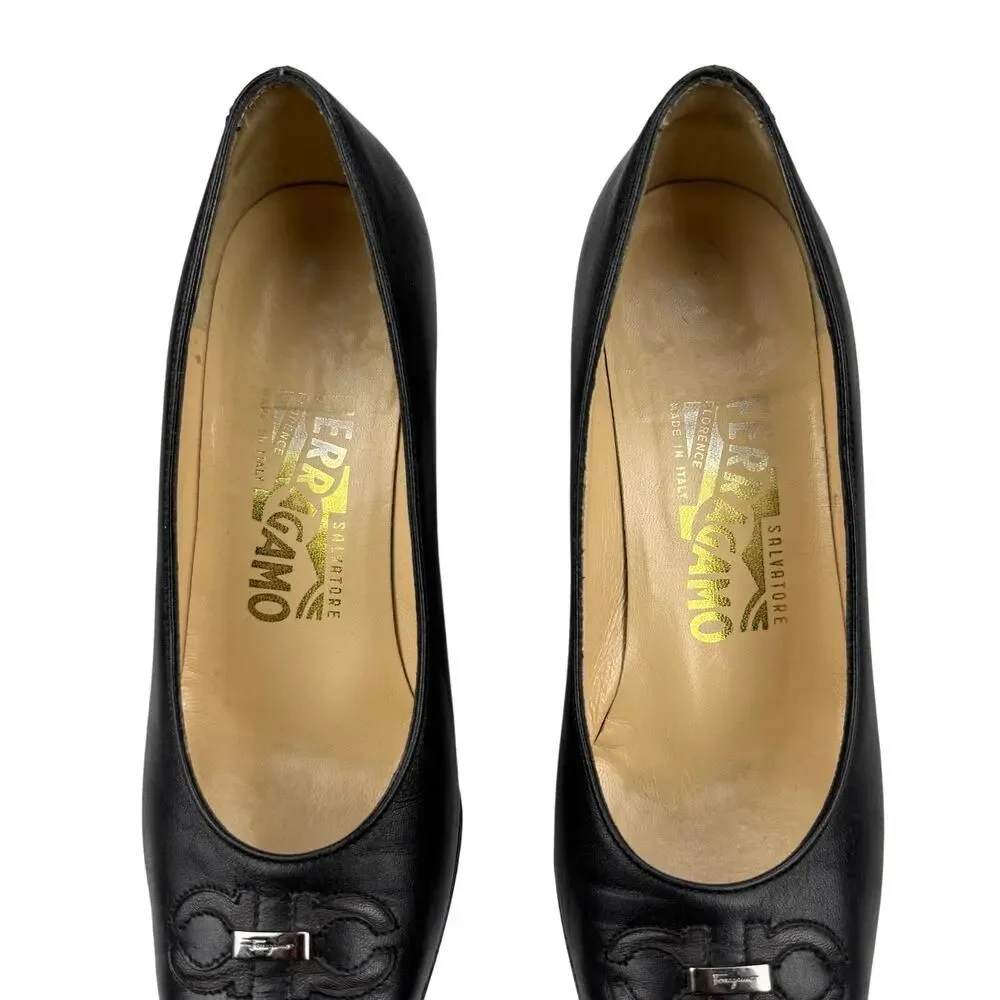 SALVATORE FERRAGAMO Metal Logo Classic Black Leather Heel Size 5.5 Made In Italy